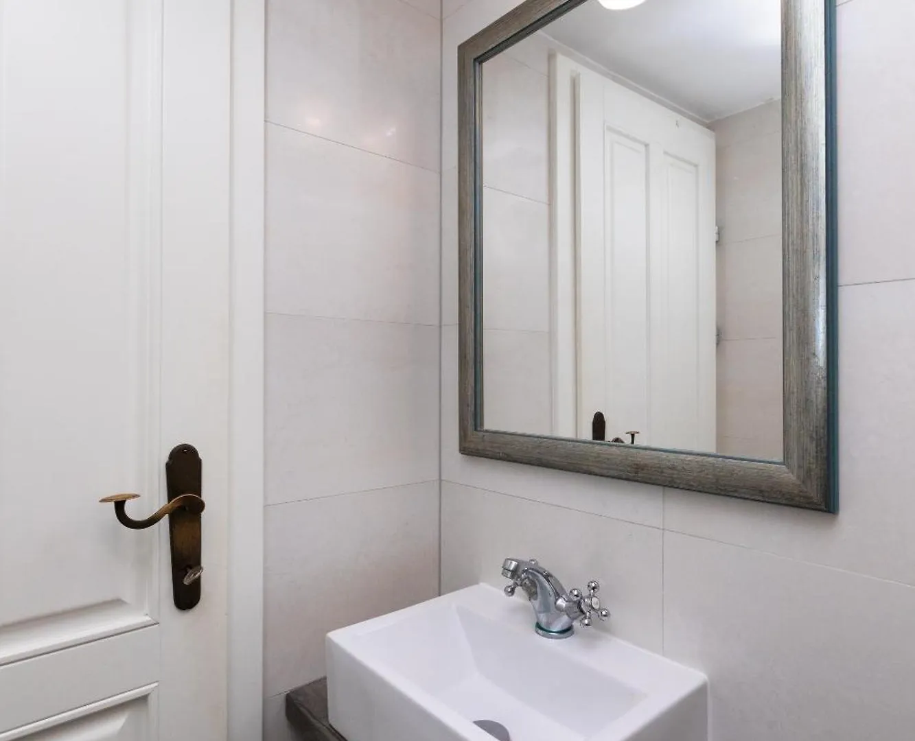 Apartment Kontra Split